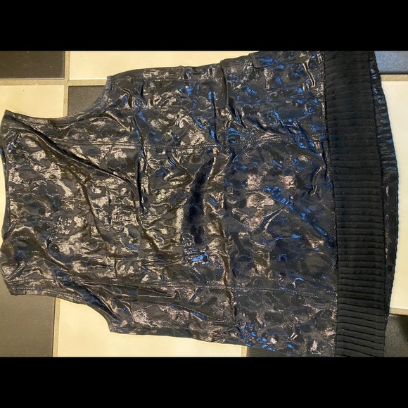 Black Tory Burch nice blouse. - Picture 4 of 4